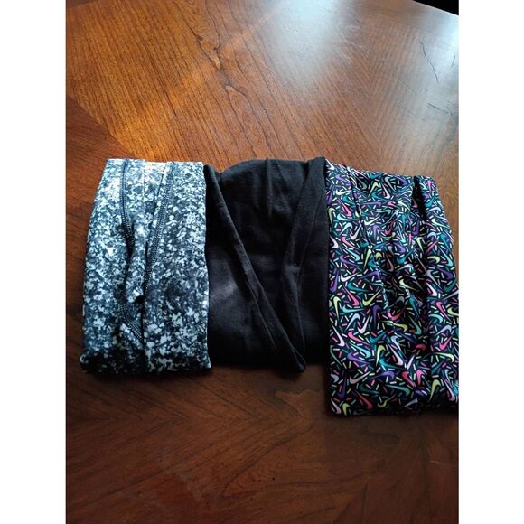 1 Nike, 1 Garanimal, 1 All in Motion - Size: 5 Leggings 3 pk (1288) - Picture 2 of 4